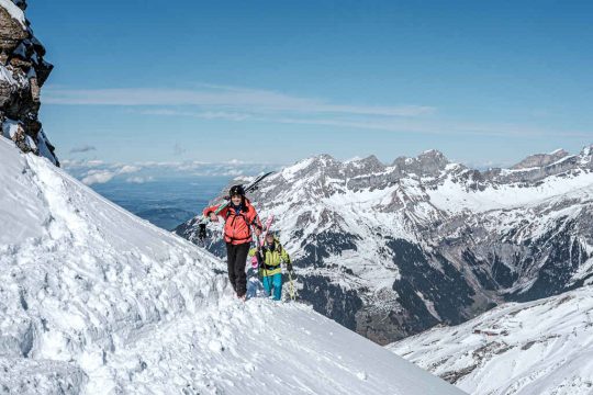 kurzer Aufstieg für Freeriding in Engelberg